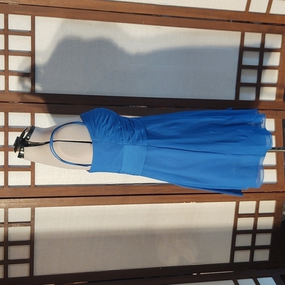 David's Bridal Short Crinkle Chiffon Royal Blue Dress with Front Cascade Size 10 - Picture 8 of 10